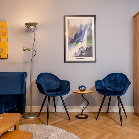 Eclectic Condo Romexpo 2Br Near Metro-3